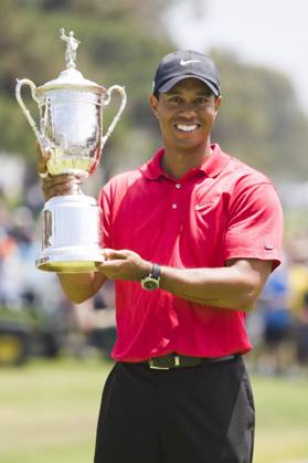 PGA, Golf Herren US OPEN Championship JUN 16 June 16, 2008: Tiger Woods poses with the trophy after winning the US Open at Torrey Pines Golf Course in La Jolla, California. Alan Smith CSM La Jolla California USA EDITORIAL USE ONLY Copyright: xx AlanxSmith CalxSportxMediax csmphoto109462