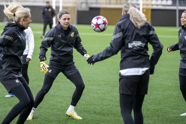 Football, Women, CL, BK Häcken training and press conference