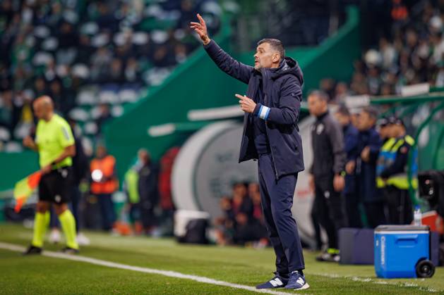 Sergio Conceicao during Liga Portugal 23 24 game between Sporting CP and FC Porto, Estadio Jose Alvalade, Lisbon, Portugal. (Maciej Rogowski) Lisbon Estadio Jose Alvalade Portugal Copyright: xMaciejxRogowskix scp-fcp-18-12-2023-15