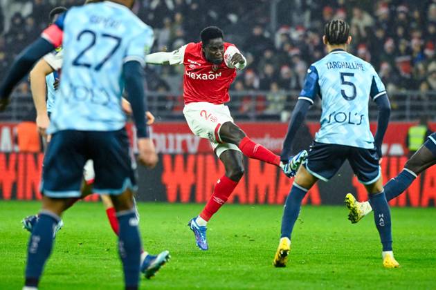 Joseph Okumu ( 2 - Reims ) during the Ligue 1 match between Reims and Havre AC at Stade Auguste Delaune on December 20, 2023 in Reims, France. ( Photo by federico pestellini panoramic ) - FOOTBALL : Reims vs Le Havre - Ligue 1 - 20 12 2023 FedericoPestellini Panoramic
