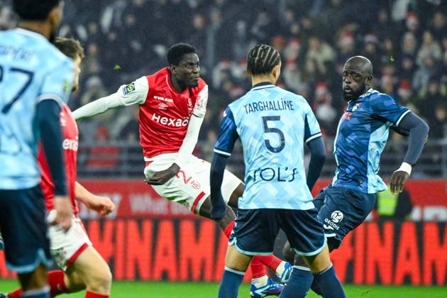 Joseph Okumu ( 2 - Reims ) during the Ligue 1 match between Reims and Havre AC at Stade Auguste Delaune on December 20, 2023 in Reims, France. ( Photo by federico pestellini panoramic ) - FOOTBALL : Reims vs Le Havre - Ligue 1 - 20 12 2023 FedericoPestellini Panoramic