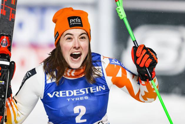Bilder des Jahres 2023, Sport 12 Dezember Sport Themen der Woche KW51 Sport Bilder des Tages ALPINE SKIING - FIS WC Courchevel COURCHEVEL,FRANCE,21.DEC.23 - ALPINE SKIING - FIS World Cup, night slalom, ladies. Image shows the rejoicing of Petra Vlhova (SVK). GEPAxpictures xPatrickxSteiner
