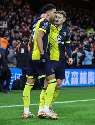 Nottingham Forest v Bournemouth Premier League Dominic Solanke of Bournemouth celebrates scoring the third goal for his team with David Brooks of Bournemouth during the Premier League match at the City Ground, Nottingham Copyright: xAndyxSumnerx FIL-19410-0093 UK Newspapers OUT