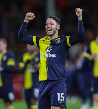 Nottingham Forest v Bournemouth Premier League Adam Smith of Bournemouth thanks the fans after the game during the Premier League match at the City Ground, Nottingham Copyright: xAndyxSumnerx FIL-19410-0104 UK Newspapers OUT