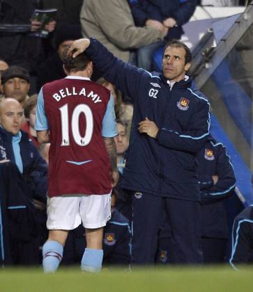 West Ham s Gianfranco Zola gets a pat on the head from Gianfranco Zola West Hams Gianfranco Zola gets a pat on the head from Gianfranco Zola..Barclays Premier League..Chelsea v West Ham United..14th December, 2008..--------------------..Sportimage +44 Image: PHOTOGRAPHER Cal Media) UK EDITORIAL USE ONLY Copyright: xx DavidxKleinx csmphoto160856