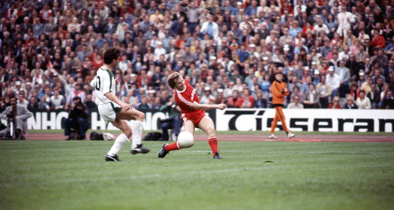 21 05 77 FC Bayern München Borussia Mönchengladbach Germany, Munich, 21 05 1977, Football, Bundesliga, FC Bayern München Borussia Mönchengladbach 2 2 v l Frank Schäffer Borussia Mönchengladbach , Björn Andersson FC Bayern München