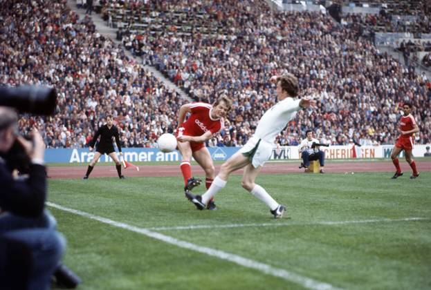 21 05 77 FC Bayern München Borussia Mönchengladbach Germany, Munich, 21 05 1977, Football, Bundesliga, FC Bayern München Borussia Mönchengladbach 2 2 v l Björn Andersson FC Bayern München , Herbert Wimmer Borussia Mönchengladbach