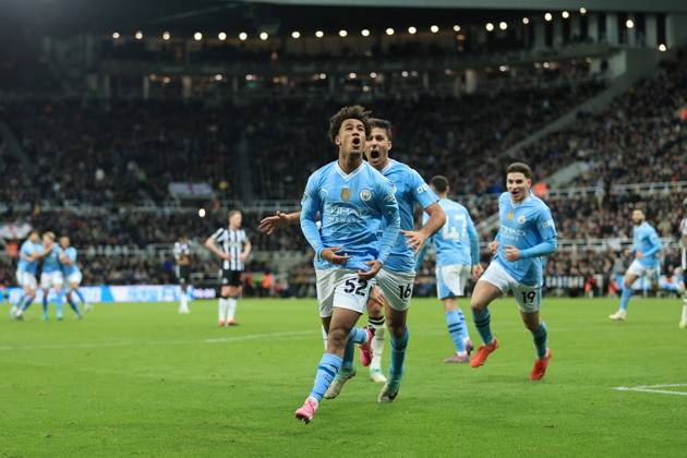 Fußball Premier League Newcastle United gegen Manchester City 13. Januar 2024 Premier League Newcastle United gegen Manchester City Oscar Bobb von Manchester City jubelt nach seinem dritten Tor Foto Simon Stacpoole Abseits Newcastle upon Tyne UK  Copyright: xSimonxStacpoolexOffside