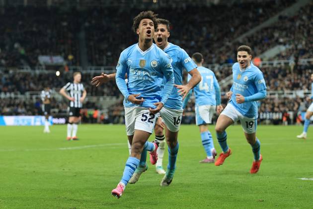 Fußball Premier League Newcastle United gegen Manchester City 13. Januar 2024 Premier League Newcastle United gegen Manchester City Oscar Bobb von Manchester City jubelt nach seinem dritten Tor Foto Simon Stacpoole Abseits Newcastle upon Tyne UK  Copyright: xSimonxStacpoolexOffside