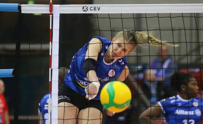 Stuttgart , Volleyball CEV Champions League , Allianz MTV Stuttgart vs Asterix Avo Beveren , Monique Strubbe Stgt