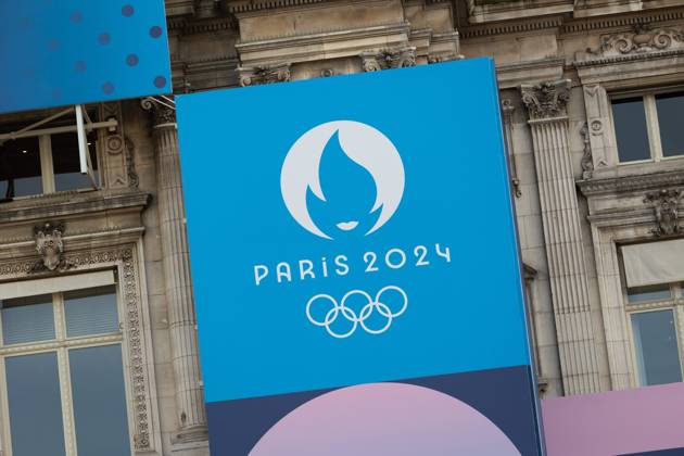 Paris 2024 Olympics, Paris City Hall with Olympic rings and logo