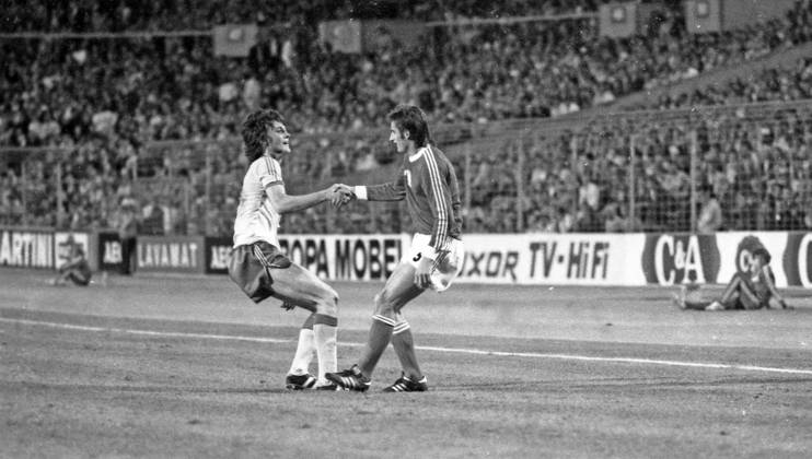 26 06 74 Sweden Poland Germany, Stuttgart, 26 06 1974, Football, 1974 World Cup in Germany, Sweden Poland 0 1 v l Björn Andersson Sweden , Zbigniew Gut Poland