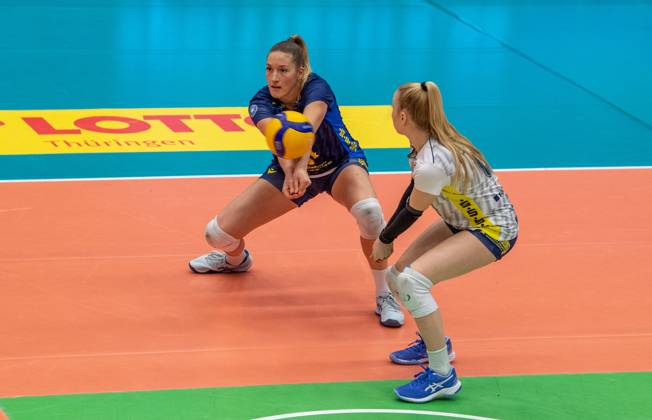23 01 2024 Volleyball Bundesliga VfB Suhl Lotto Thüringen SSCPalmberg Schwerin f l Pia kästner 02 SSC Palmberg Schwerin and Anna Pogany 04 SSC Palmberg Schwerin Action Press photo Gerhard König Volleyball Bundesliga