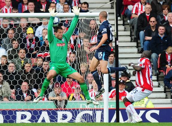 Barclays Premier League Soccer Stoke City v West Ham United OCT 17 Matthew Upson of West Ham United heads the ball past Thomas Sorensen of Stoke City for the equalising goal..Barclays Premier League..Stoke City v West Ham United..17th October, 2009.(Credit Image: Â Simon Bellis Sportimage Cal Media) United Kingdom EDITORIAL USE ONLY Copyright: xx ZUMA-20091017_zaf_si1_063.jpg SimonxBellisx csmphoto282071