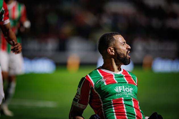 Aloisio celebrates after scoring goal during Liga Portugal 23 24 game between CF Estrela Amadora and Portimonense SC at Estadio Jose Gomes, Amadora, Lisbon, Portugal. (Maciej Rogowski) Lisbon Estadio Jose Gomes Portugal Copyright: xMaciejxRogowskix estport-21