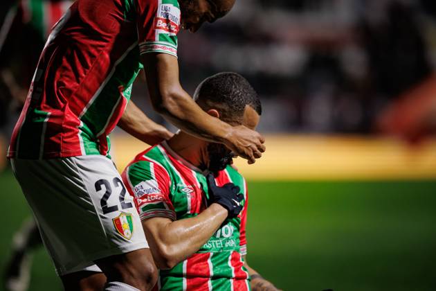 Aloisio celebrates after scoring goal during Liga Portugal 23 24 game between CF Estrela Amadora and Portimonense SC at Estadio Jose Gomes, Amadora, Lisbon, Portugal. (Maciej Rogowski) Lisbon Estadio Jose Gomes Portugal Copyright: xMaciejxRogowskix estport-23
