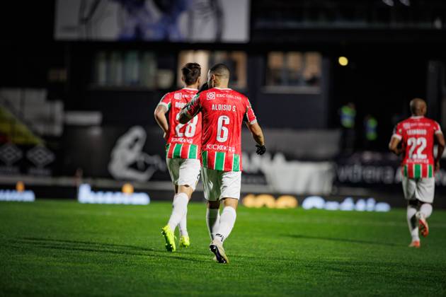 Aloisio celebrates after scoring goal during Liga Portugal 23 24 game between CF Estrela Amadora and Portimonense SC at Estadio Jose Gomes, Amadora, Lisbon, Portugal. (Maciej Rogowski) Lisbon Estadio Jose Gomes Portugal Copyright: xMaciejxRogowskix estport-25