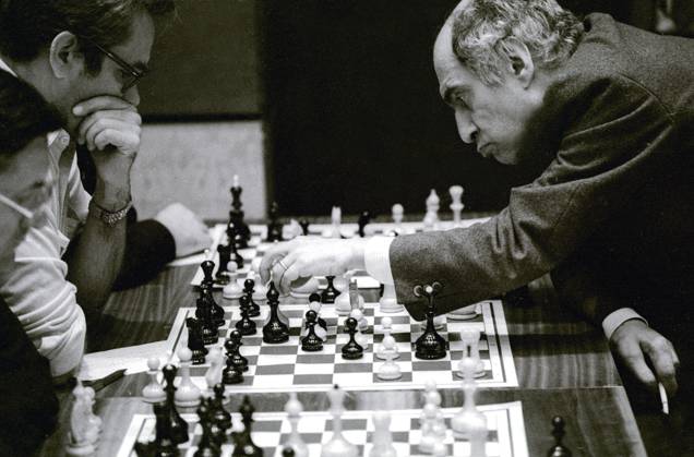 Chess. USSR Chess Championship 1986. Moscow.World Trade Center. Grandmaster Mikhail Tal during a simultaneous game at the championship. 