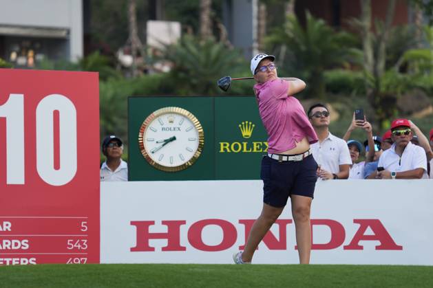 Sport Bilder des Tages Honda LPGA, Golf Damen Thailand 2024 Perrine Delacour of France is playing her tee shot during the first round of the Honda LPGA Thailand 2024 at Siam Country Club Old Course in Chonburi, Thailand, on February 22, 2024. Chonburi Thailand  Copyright: xVachiraxVachirax originalFilename:kalong-notitle240222_npoT0.jpg
