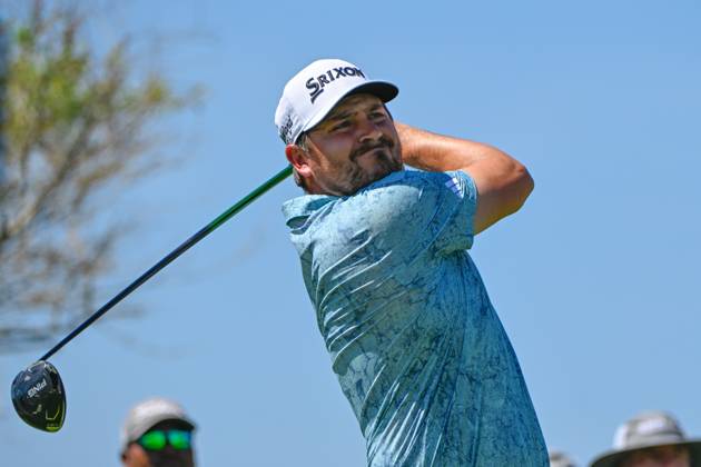 VALLARTA, - FEBRUARY 24: Andrew Novak (USA) watches his tee shot on 2 during Rd3 of the Mexico Open at Vidanta on February 24, 2024 in Puerto Vallarta, Mexico. (Photo by Ken Murray Icon Sportswire) GOLF: FEB 24 PGA, Golf Herren Mexico Open at Vidanta EDITORIAL USE ONLY Icon2402240013