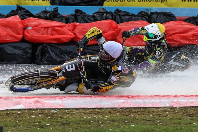 Texom European Individual Ice Speedway Championship 2024 round 1 2024.02.24 Sanok, Poland, Ice Speedway Texom European Individual Ice Speedway Championship 2024 round 1 (1 Runda Indywidualnych Mistrzostw Europy w Zuzlu Na Lodzie) op: Heikki Huusko, Max Niedermaier Copyright: xKonradxSwieradx 128A2415
