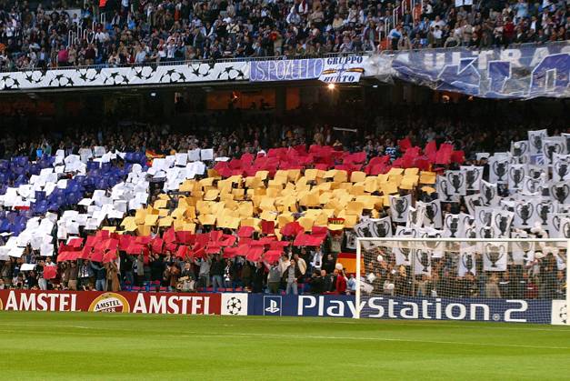 Onderwerp Subject: Real Madrid (3-1) Champions League Reklame: Club Team Country: Real Madrid Seizoen Season: 2002 2003 FOTO PHOTO: Real Madrid s stadium SANTIAGO BERNABEU supporters MADRID ESP Content not available for redistribution in The Netherlands directly or indirectly through any third parties. Copyright: xBSRxAgencyx 03190408E8DA3575