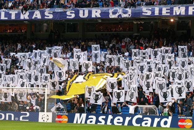 Onderwerp Subject: Real Madrid (3-1) Champions League Reklame: Club Team Country: Real Madrid Seizoen Season: 2002 2003 FOTO PHOTO: Real Madrid s stadium SANTIAGO BERNABEU supporters MADRID ESP Content not available for redistribution in The Netherlands directly or indirectly through any third parties. Copyright: xBSRxAgencyx 03190408E8DA3562