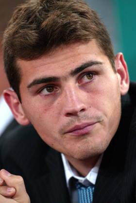 Onderwerp Subject: Real Madrid Champions League Club Team Country: Real Madrid Seizoen Season: 2002 2003 FOTO PHOTO: Real Madrid s goalkeeper Iker CASILLAS ROME ITA Content not available for redistribution in The Netherlands directly or indirectly through any third parties. Copyright: xBSRxAgencyx 02190917362C6142