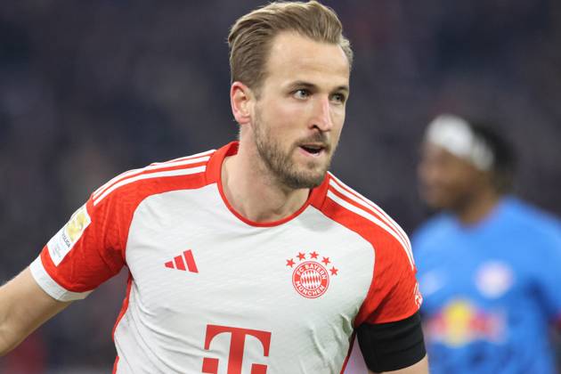 9 Harry Kane FCB cheers, goal celebration, celebrates the goal to 1 0, Portraet, Portrait, Football 1 BL FC Bayern Muenchen RB Leipzig 24 02 2024 Allianz Arena PHOTO Mladen Lackovic LakoPress