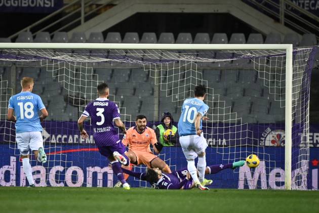 Foto Massimo Paolone LaPresse 26 Febbraio 2024 - Firenze, Italia - calcio - Fiorentina vs Lazio - Campionato italiano di calcio Serie A TIM 2023 2024 - Stadio Artemio Franchi. Nella foto: Luis Alberto (SS Lazio) realizza il gol 0-1 February 26, 2024 Florence, Italy - sport, calcio - Fiorentina vs Lazio - Italian Serie A Football Championship 2023 2024 - Artemio Franchi Stadium. In the pic: Luis Alberto (SS Lazio) goal 0-1 Copyright: xMassimoxPaolone LaPressex