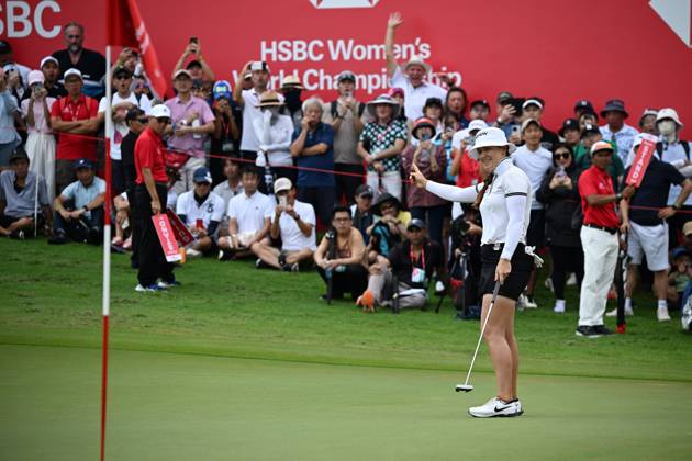 (240303) -- SINGAPORE, March 3, 2024 -- Hannah Green of Australia celebrates after winning the HSBC Women s World Championship, WM, Weltmeisterschaft held at the Singapore s Sentosa Golf Club on March 3, 2024. (Photo by Then Chih Wey Xinhua) (SP)SINGAPORE-GOLF-WOMEN S WORLD CHAMPIONSHIP XinxJiapo 
