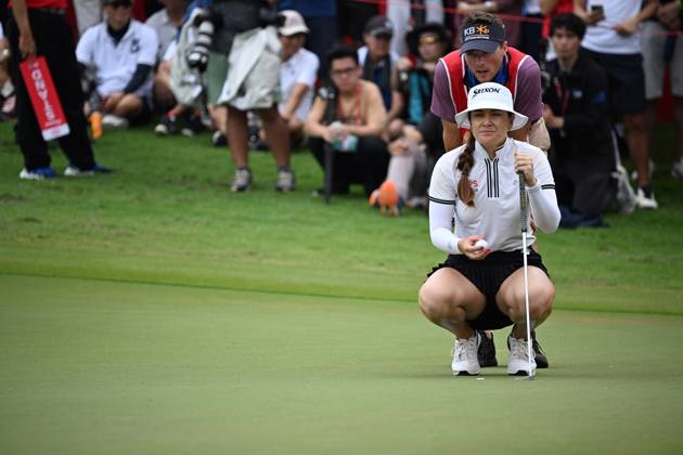 (240303) -- SINGAPORE, March 3, 2024 -- Hannah Green of Australia competes during the last day of the HSBC Women s World Championship, WM, Weltmeisterschaft held at the Singapore s Sentosa Golf Club on March 3, 2024. (Photo by Then Chih Wey Xinhua) (SP)SINGAPORE-GOLF-WOMEN S WORLD CHAMPIONSHIP XinxJiapo 