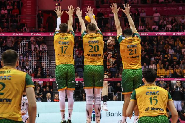 Tauron Polish Mens Volleyball Cup 2024 - final - Jastrzebski Wegiel vs Aluron CMC Warta Zawiercie 03.03.2024 Krakow (Cracow) Poland, Voleyball (siatkowka), Tauron Polish Mens Volleyball Cup - final (TAURON Puchar Polski Mezczyzn 2024), Sezon (Season) 2024, Jastrzebski Wegiel - Aluron CMC Warta Zawiercie op: Trevor Clevenot, Mateusz Bieniek, Karol Butryn Copyright: xKonradxSwieradx 128A7285