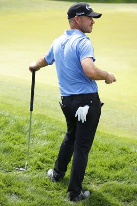 PONTE VEDRA BEACH, FL - MARCH 15: PGA, Golf Herren golfer Brian Harman waits to putt on the 9th hole during The Players Championship on March 15, 2024, at TPC Sawgrass in Ponte Vedra Beach, Florida. (Photo by Brian Spurlock Icon Sportswire) GOLF: MAR 15 PGA THE PLAYERS Championship EDITORIAL USE ONLY Icon24031513