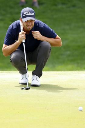 PONTE VEDRA BEACH, FL - MARCH 15: PGA, Golf Herren golfer Wyndham Clark lines up a birdie putt on the 9th hole during The Players Championship on March 15, 2024, at TPC Sawgrass in Ponte Vedra Beach, Florida. (Photo by Brian Spurlock Icon Sportswire) GOLF: MAR 15 PGA THE PLAYERS Championship EDITORIAL USE ONLY Icon2403155