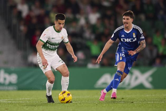 LaLiga Hypermotion, Elche CF v Real Oviedo ELCHE, SPAIN - APRIL 5: Sergio Bermejo Right Winger of Elche CF runs with the ball during the LaLiga Hypermotion match between Elche CF and Real Oviedo at Manuel Martinez Valero Stadium, on April 5, 2024 in Elche, Spain. (Photo By Francisco Macia Photo Players Images) Elche Estadio Manuel Martinez Valero Alicante Spain Copyright: xFranciscoxMacia PhotoxPlayersxImagesx