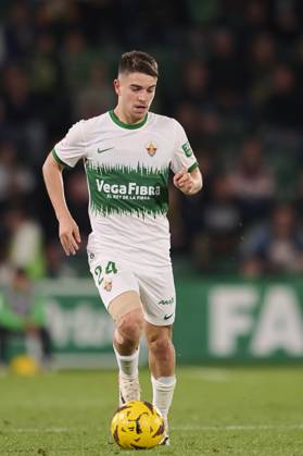 LaLiga Hypermotion, Elche CF v Real Oviedo ELCHE, SPAIN - APRIL 5: Sergio Carreira Right-Back of Elche CF runs with the ball during the LaLiga Hypermotion match between Elche CF and Real Oviedo at Manuel Martinez Valero Stadium, on April 5, 2024 in Elche, Spain. (Photo By Francisco Macia Photo Players Images) Elche Estadio Manuel Martinez Valero Alicante Spain Copyright: xFranciscoxMacia PhotoxPlayersxImagesx
