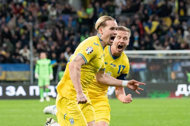 WROCLAW 26.03.2024 FINALOWY MECZ BARAZOWY ELIMINACJE DO MISTRZOSTW EUROPY 2024: UKRAINA - ISLANDIA --- UEFA EURO, EM, Europameisterschaft,Fussball 2024 QUALIFICATION FINAL PLAY-OFF MATCH: UKRIANE - ICELAND Mykhailo Mudryk , Oleksandr Zinchenko , radosc po zdobyciu bramki , joy after goal FOT. PAWEL LIPNICKI 400mm.pl NEWSPIX.PL --- Newspix.pl WI3_4069