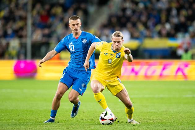 WROCLAW 26.03.2024 FINALOWY MECZ BARAZOWY ELIMINACJE DO MISTRZOSTW EUROPY 2024: UKRAINA - ISLANDIA --- UEFA EURO, EM, Europameisterschaft,Fussball 2024 QUALIFICATION FINAL PLAY-OFF MATCH: UKRIANE - ICELAND Albert Gudmundsson , Mykhailo Mudryk FOT. PAWEL LIPNICKI 400mm.pl NEWSPIX.PL --- Newspix.pl WIM9_9715