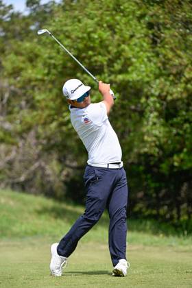 SAN ANTONIO, TX - APRIL 05: Ryo Hisatsune (JPN) watches his tee shot on 13 during Rd2 of the Valero Texas Open at TPC San Antonio (Oaks Course) on April 5, 2024, in San Antonio, Texas. (Photo by Ken Murray Icon Sportswire) GOLF: APR 05 PGA, Golf Herren Valero Texas Open EDITORIAL USE ONLY Icon2404050692