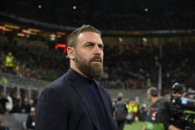 Foto IPP Paolo Bona Milano 11 04 2024 UEFA Europa League di Calcio stagione 2023 2024 partita Milan-Roma Nella foto Daniele De Rossi, allenatore della Roma Italy Photo Press Worldwide Copyright italy Italy ITALY Copyright: xR4924_italyphotopressx