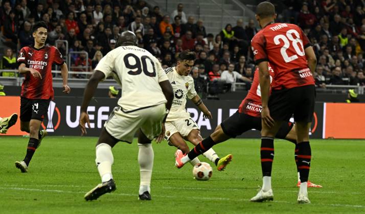 Foto IPP Paolo Bona Milano 11 04 2024 UEFA Europa League di Calcio stagione 2023 2024 partita Milan-Roma Nella foto Paulo Dybala Italy Photo Press Worldwide Copyright italy Italy ITALY Copyright: xR4924_italyphotopressx