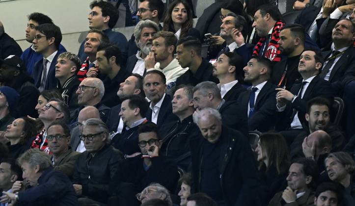 Foto IPP Paolo Bona Milano 11 04 2024 UEFA Europa League di Calcio stagione 2023 2024 partita Milan-Roma Nella foto Gerry Cardinale, propietario del Milan in tibuna Italy Photo Press Worldwide Copyright italy Italy ITALY Copyright: xR4924_italyphotopressx
