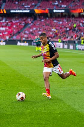 April 11, 2024, Lisbon, Portugal: David Neres of SL Benfica seen in action during the UEFA Europa League 2023 24 match between SL Benfica and Olympique de Marseille at Est·dio do Lisboa e Benfica. Final score SL Benfica 2- 1 Olympique de Marseille. Lisbon Portugal - ZUMAs197 20240411_aaa_s197_463 Copyright: xNunoxBrancox