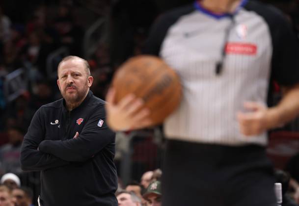 April 5, 2024, Chicago, IL, USA: In this file photo, New York Knicks head coach Tom Thibodeau watches second-quarter action against the Chicago Bulls at the United Center on Friday, April 5, 2024, in Chicago. Chicago USA - ZUMAm67_ 0444351508st Copyright: xJohnxJ.xKimx