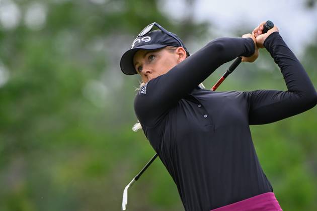 THE WOODLANDS, TX - APRIL 18: Pernilla Lindberg (SWE) watches her tee shot on 12 during Rd1 of the Chevron Championship at The Club at Carlton Woods on April 18, 2024 in The Woodlands, Texas. (Photo by Ken Murray Icon Sportswire) GOLF: APR 18 LPGA, Golf Damen The Chevron Championship EDITORIAL USE ONLY Icon240418043