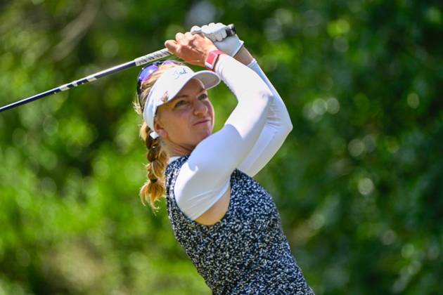 THE WOODLANDS, TX - APRIL 18: Sophia Popov (DEU) watches her tee shot on 11 during Rd1 of the Chevron Championship at The Club at Carlton Woods on April 18, 2024 in The Woodlands, Texas. (Photo by Ken Murray Icon Sportswire) GOLF: APR 18 LPGA, Golf Damen The Chevron Championship EDITORIAL USE ONLY Icon240418053