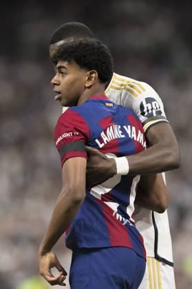 April 21, 2024, Madrid, Spain: Lamine Yamal of Barcelona and Antonio Rudiger of Real Madrid seen during the La liga 2023 24 match between Real Madrid and FC Barcelona, Barca at Santiago Bernabeu Stadium. Final score; Real Madrid 3:2 FC Barcelona Madrid Spain - ZUMAs197 20240421_aaa_s197_498 Copyright: xGuillermoxMartinezx