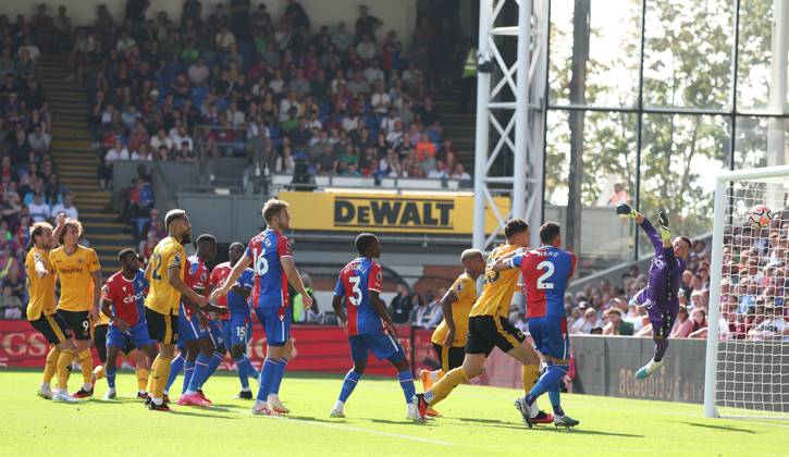 Crystal Palace v Wolverhampton Wanderers - Premier League - Selhurst Park September 3, 2023, London: London, England, 3rd September 2023. Hwang Hee-Chan of Wolverhampton Wanderers scores to make it 1-1 during the Premier League match at Selhurst Park, London. (Credit Image: Ã‚Â Paul Terry Sportimage Cal Media) London EDITORIAL USE ONLY Copyright: xx ZUMA-20230903_faf_si1_092.jpg PaulxTerryx csmphotothree148820