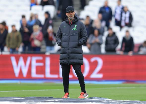 London, England, 27th April 2024. Jurgen Klopp, Manager of Liverpool looks on during the warm up before the Premier League match at the London Stadium, London. Picture credit should read: Paul Terry Sportimage EDITORIAL USE ONLY. No use with unauthorised audio, video, data, fixture lists, club league logos or live services. Online in-match use limited to 120 images, no video emulation. No use in betting, games or single club league player publications. SPI-3108-0004